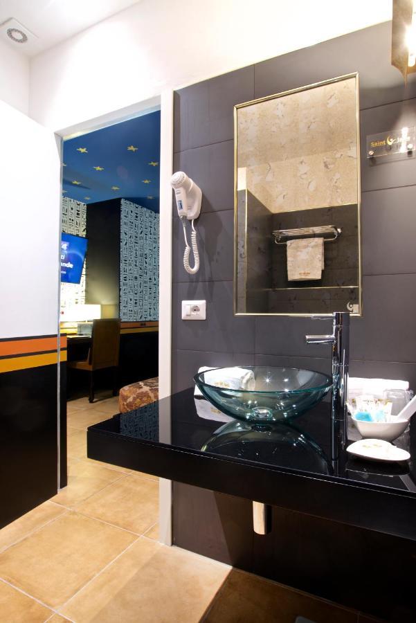 Design Suite Tirano Luaran gambar
