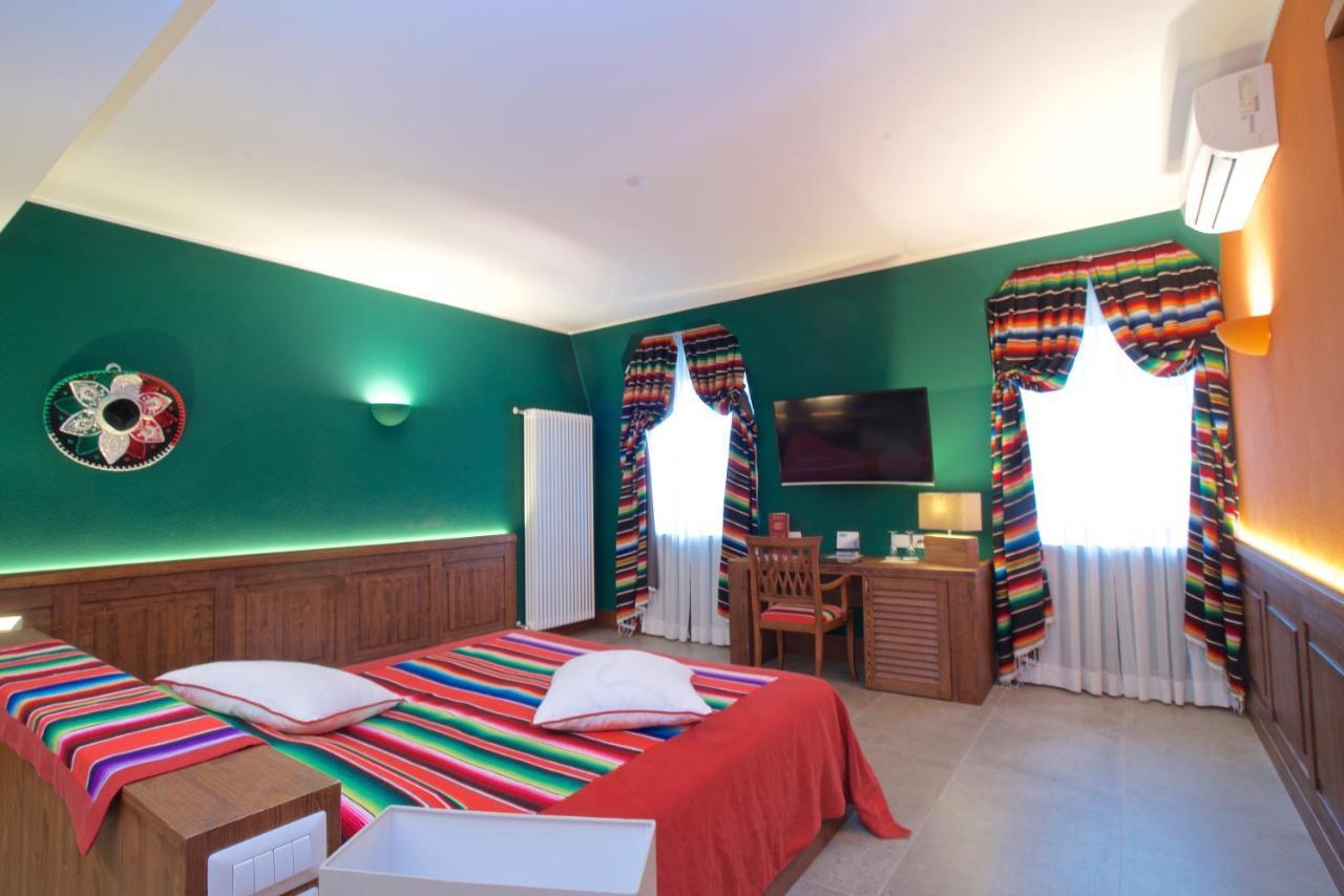 Design Suite Tirano Luaran gambar