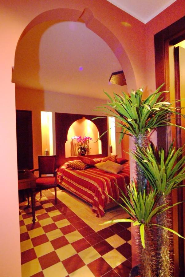 Design Suite Tirano Luaran gambar