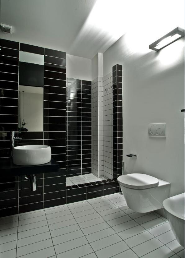 Design Suite Tirano Luaran gambar
