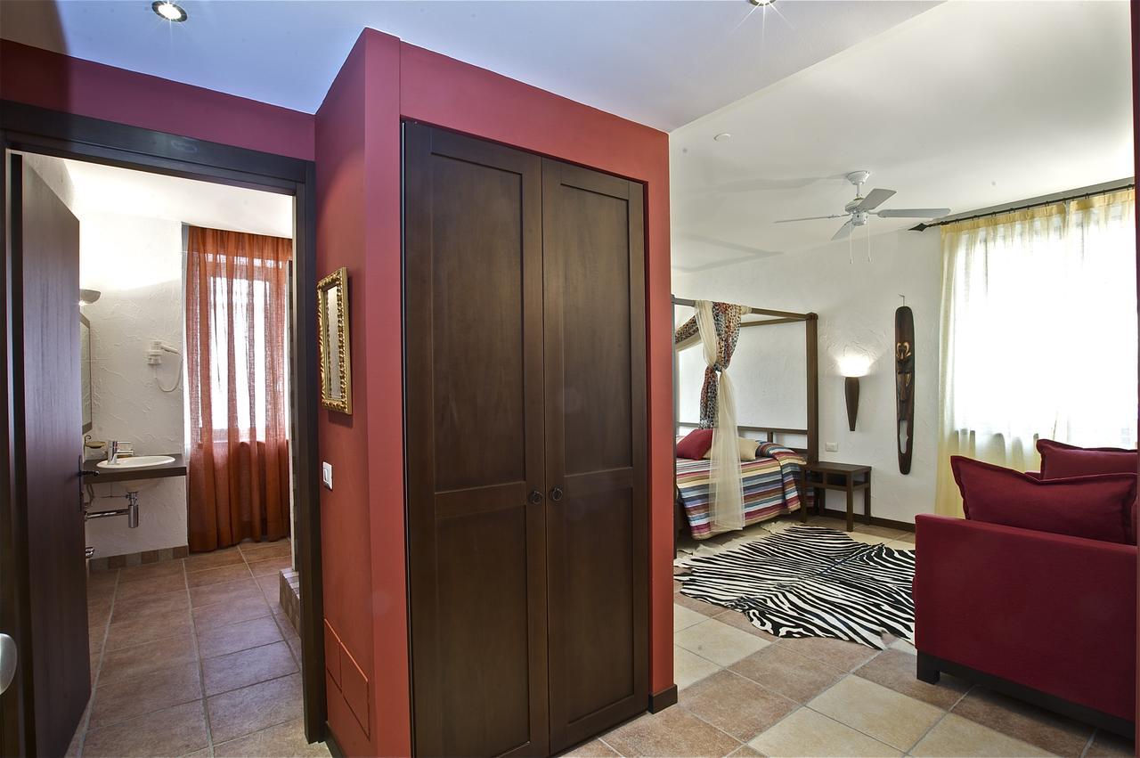 Design Suite Tirano Luaran gambar