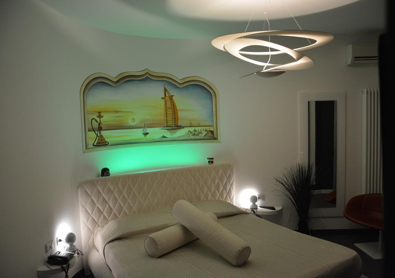 Design Suite Tirano Luaran gambar