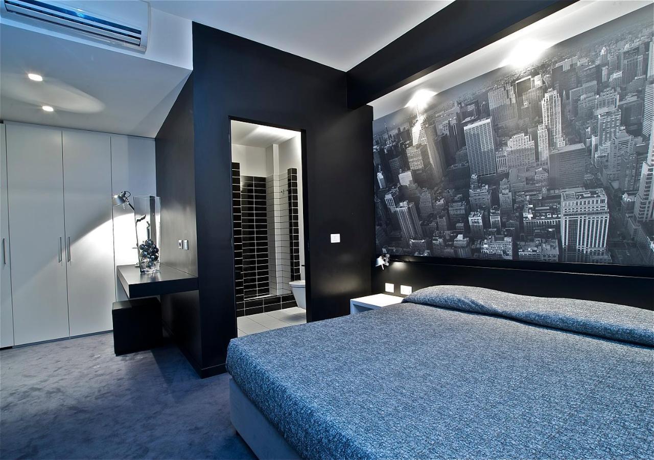 Design Suite Tirano Luaran gambar